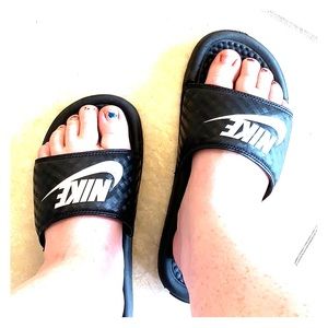 Nike slides size 7